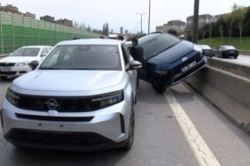 Kartal’da 6 aracın karıştığı zincirleme kaza