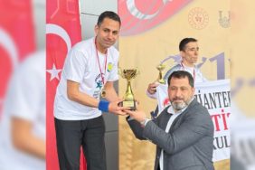 Şanlıurfa’da 11 Nisan Koşusuna damga vurdu: 33 dakikayla şampiyon