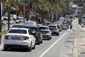 Bodrum'da tatilciler dönüyor; 12 saatte 10 binden fazla araç çıkış yaptı