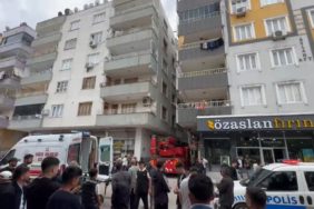 İnşaat Asansörü Düştü: İşçilerden Bir Ağır Yaralandı, Diğeri İse Demirlere Tutundu! Olay Anları Kamerada