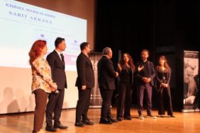 Marmara Üniversitesi'nde Öğrenciler Markalaşmayı Sektörün Duayeni Sabit Akkaya'dan Dinledi