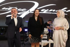 Sincan’da Anneler Günü Coşkusu Tuğçe Kandemir Konseriyle Unutulmaz Gece