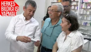 Özgür Özel 19 Yıl Sonra Önlük Giydi! İzmir'de Eczane Tezgahının Başına Geçti