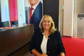 CHP Kadın Kolları Genel Başkanı Gülsever: Dün olduğu gibi bugün de buradayız