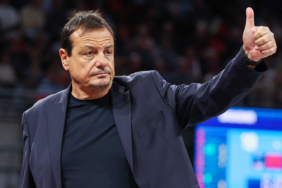 Ergin Ataman'dan Olympiacos taraftarlarına tepki: "Türk olmaktan gurur duyuyorum"