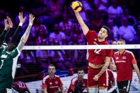 Filenin Efeleri Polonya'ya son sette kaybetti