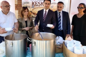 GÜMÜŞOVA’DA GELENEKSEL KEŞKEK ETKİNLİĞİ GERÇEKLEŞTİRİLDİ