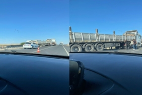 Şanlıurfa'da tır kontrolden çıktı: Orta refüje girip bariyerlere çarptı!