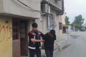2,5 ay sürdü: Yaşlı çifti 'polisiz' diyerek 100 milyon lira dolandırdılar! Tatlı bile ikram etmişler...