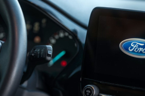 Ford, Apple Maps'i yeni elektrikli araçlarına entegre edecek
