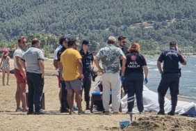 İzmir'de sahilde erkek cesedi bulundu