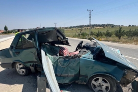 Karaman'da otomobil bariyere çarptı: 1 yaralı