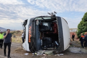 Yolcu otobüsü kaza yaptı! 41 yaralı