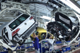 Volkswagen’de dev kriz: Üretim tesisindeki 6 bin işçi ayaklandı