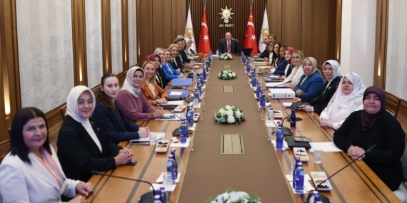 AK Parti’ye 4 yeni belediye başkanı katıldı! Ömer Çelik duyurdu