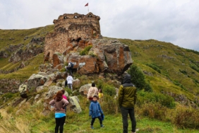 Iğdır ve Karslı dağcılar Şeytan Kalesi’ni keşfetti