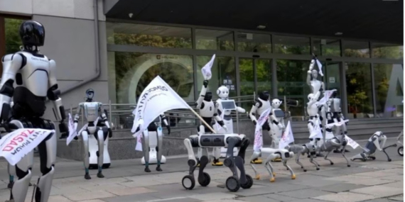 İnsansı robotlar eylem düzenledi: “Yasa istiyoruz, kurallar istiyoruz”