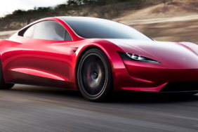 Tesla, 1 Ekim'de yeni Roadster'ı tanıtacak — SpaceX iticileri ile uçabiliyor