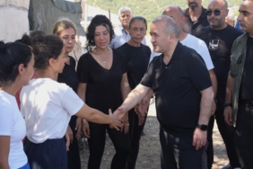 Vali Hatipoğlu'ndan katledilen çiftin ailesine taziye ziyareti